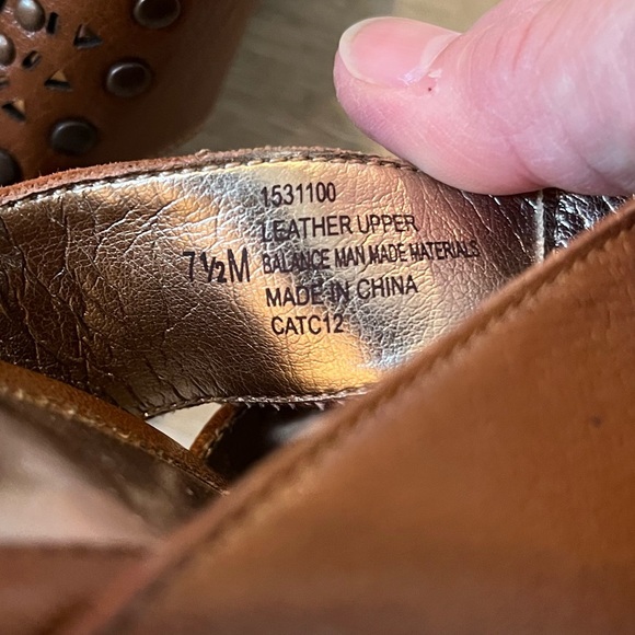 Updated! - Sofft Brown Wedges Sandals 7.5 Medium Leather Upper - Picture 11 of 15